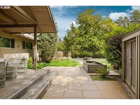 560 Milburn Court Lake Oswego OR 97034