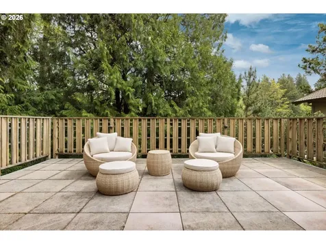 560 Milburn Court Lake Oswego OR 97034