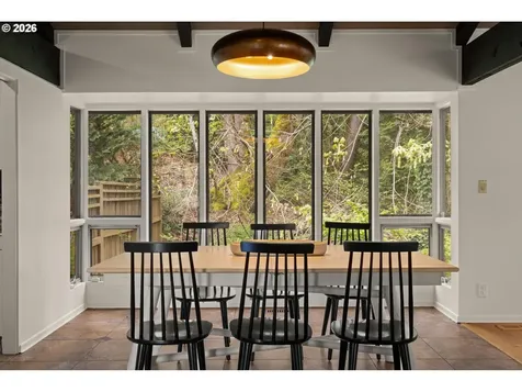 560 Milburn Court Lake Oswego OR 97034
