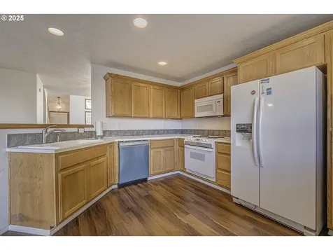1057 SW 24th Street Troutdale OR 97060