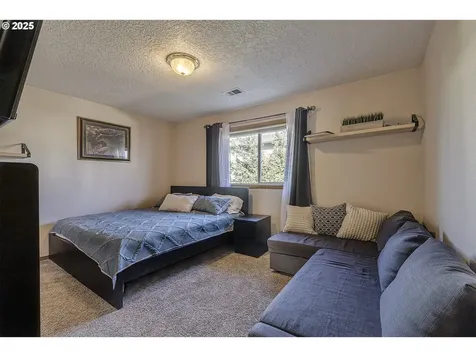 1057 SW 24th Street Troutdale OR 97060