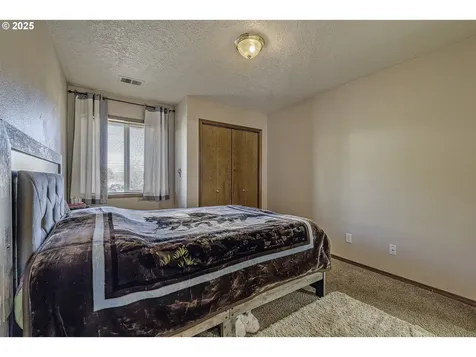1057 SW 24th Street Troutdale OR 97060
