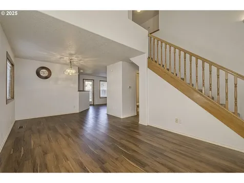 1057 SW 24th Street Troutdale OR 97060