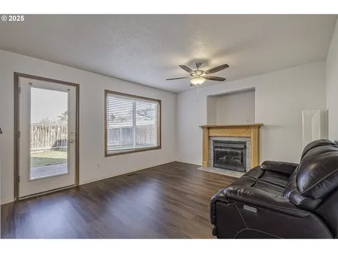 1057 SW 24th Street Troutdale OR 97060
