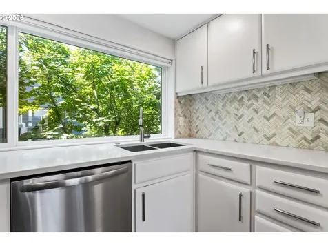 118 N Hayden Bay Drive Portland OR 97217