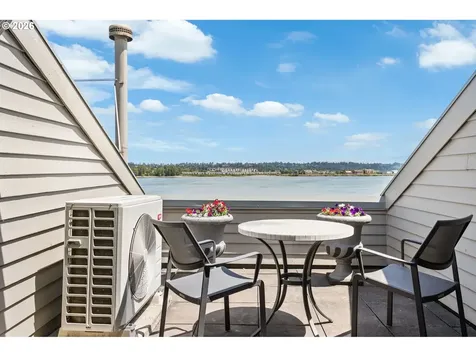 118 N Hayden Bay Drive Portland OR 97217