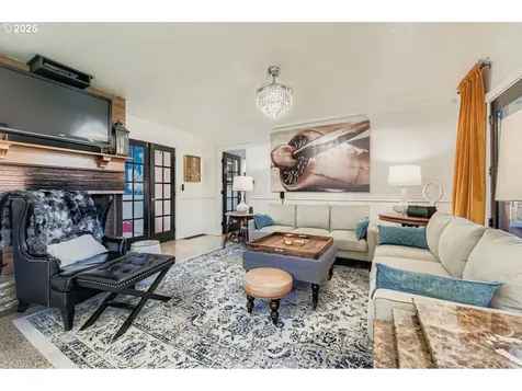 10311 NE Russell Court Portland OR 97220