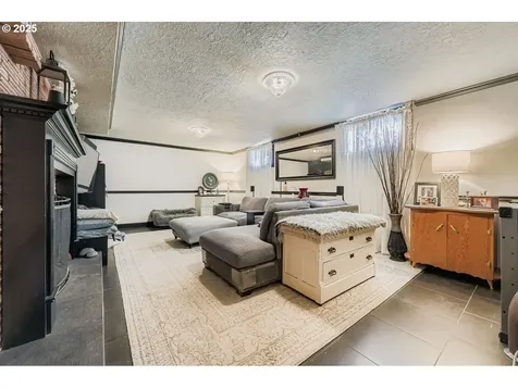 10311 NE Russell Court Portland OR 97220