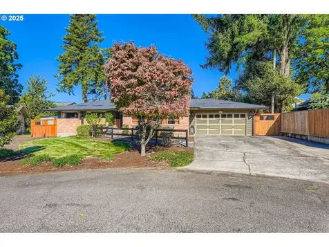 10311 NE Russell Court Portland OR 97220