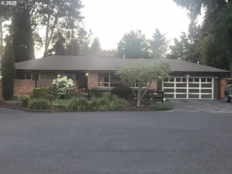 10311 NE Russell Court Portland OR 97220