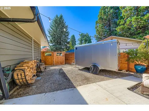 10311 NE Russell Court Portland OR 97220