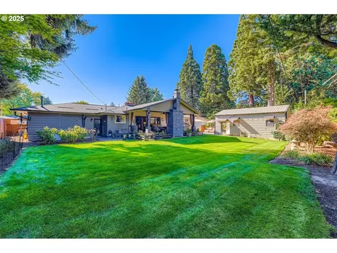 10311 NE Russell Court Portland OR 97220