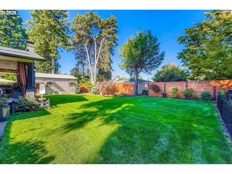 10311 NE Russell Court Portland OR 97220