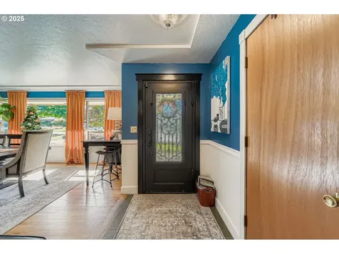 10311 NE Russell Court Portland OR 97220