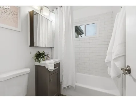6621 SE Carlton Street Portland OR 97206