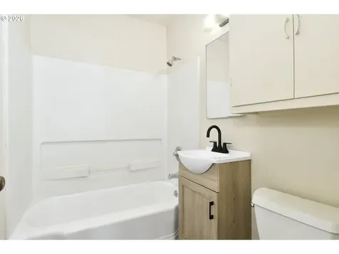 7020 NE Halsey Street Portland OR 97213