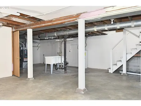 7020 NE Halsey Street Portland OR 97213