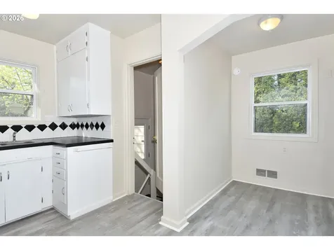 7020 NE Halsey Street Portland OR 97213