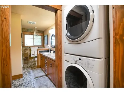 132 Cougar Creek Road Oakland OR 97462