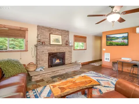 132 Cougar Creek Road Oakland OR 97462