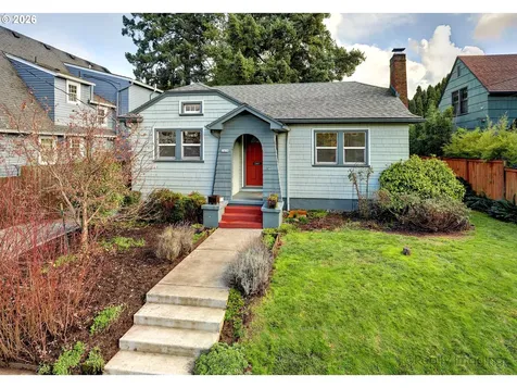 2416 NE 32nd Court Portland OR 97212