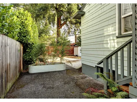 2416 NE 32nd Court Portland OR 97212