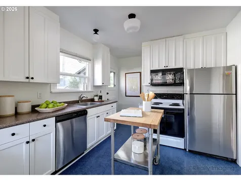 2416 NE 32nd Court Portland OR 97212