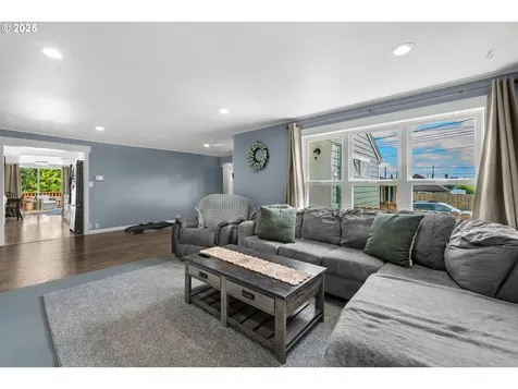 1858 5th Street Astoria OR 97103