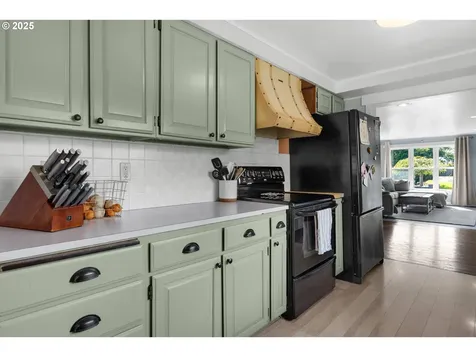 1858 5th Street Astoria OR 97103