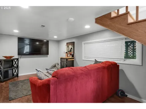 1858 5th Street Astoria OR 97103