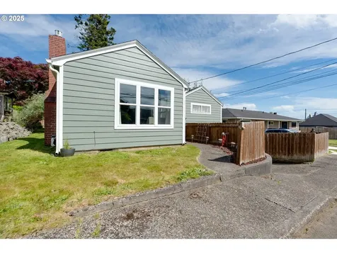 1858 5th Street Astoria OR 97103