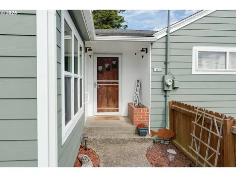 1858 5th Street Astoria OR 97103