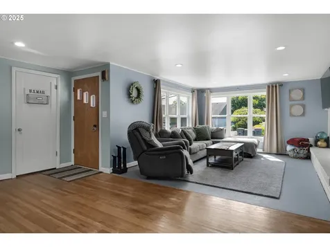 1858 5th Street Astoria OR 97103