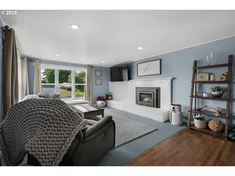 1858 5th Street Astoria OR 97103