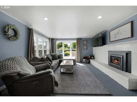1858 5th Street Astoria OR 97103