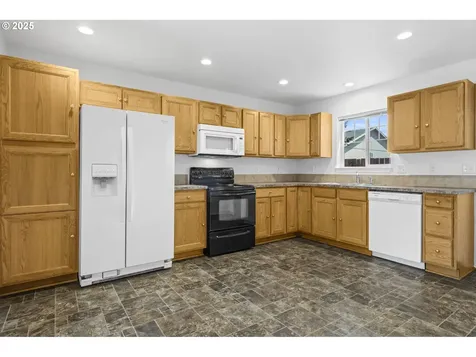 656 SE Brauner Place Hillsboro OR 97123
