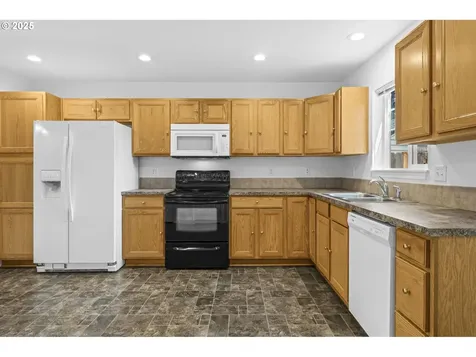 656 SE Brauner Place Hillsboro OR 97123