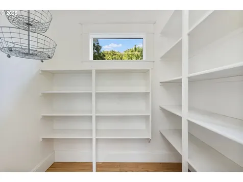 4126 N Colonial Avenue Portland OR 97217