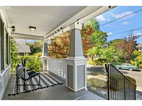 4126 N Colonial Avenue Portland OR 97217