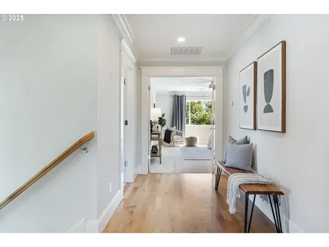 4126 N Colonial Avenue Portland OR 97217