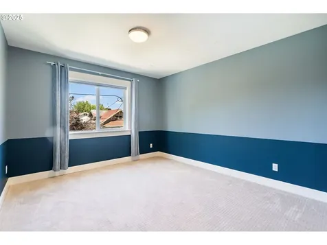 4126 N Colonial Avenue Portland OR 97217