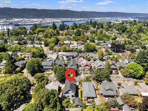 4126 N Colonial Avenue Portland OR 97217