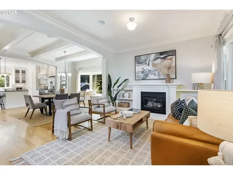 4126 N Colonial Avenue Portland OR 97217