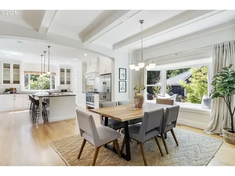 4126 N Colonial Avenue Portland OR 97217