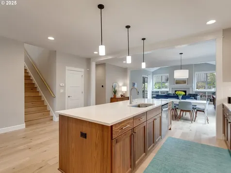 4057 Heron Drive West Linn OR 97068