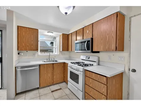 11037 SW 61st Avenue Portland OR 97219