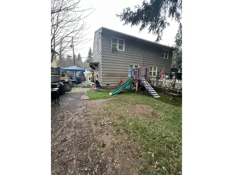 3208 E 17th Street Vancouver WA 98661