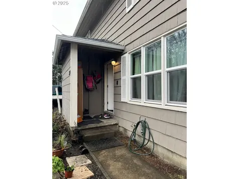 3208 E 17th Street Vancouver WA 98661