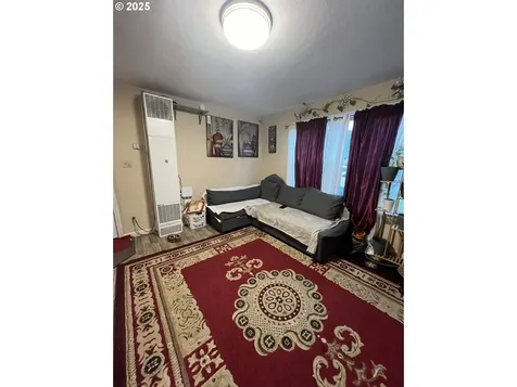 3208 E 17th Street Vancouver WA 98661