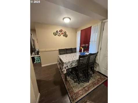 3208 E 17th Street Vancouver WA 98661